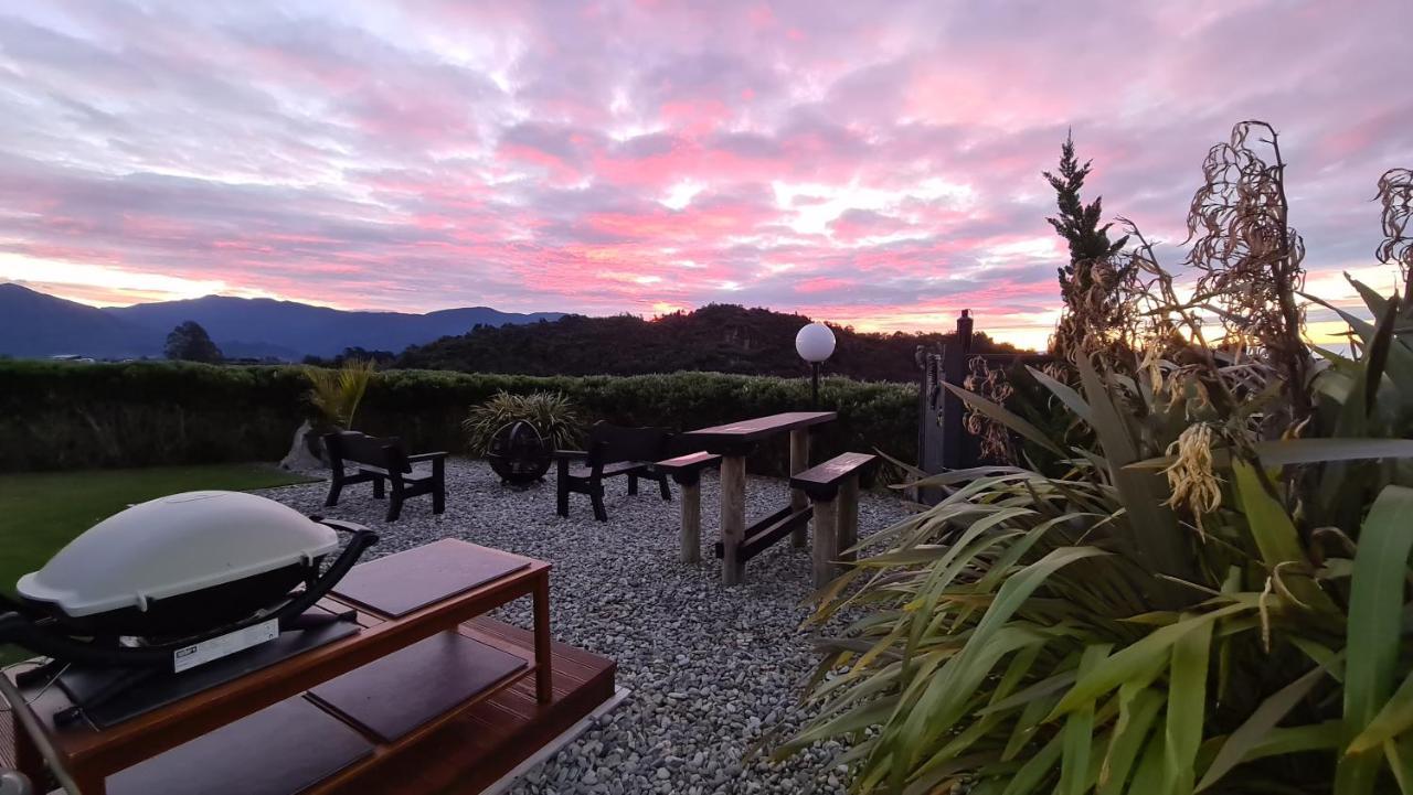 Rocky Ridge Cottage Takaka Exterior foto